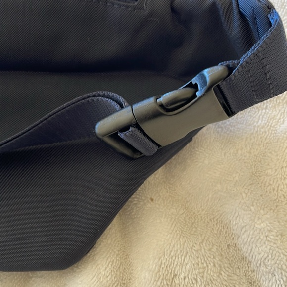 Baggallini Modern Waist Pack Sling - Picture 8 of 10